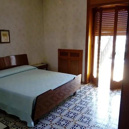 Comodo 100 Mt Dal Mare Torre Suda